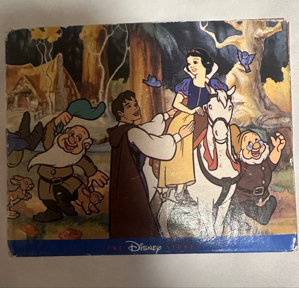 Disney Vintage 1990s Ceramic coffee mug snow white and the seven Dwarfs